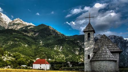 1 milione turiste te huaj vizituan Shqiperine ne 6 muajt e pare te 2014 